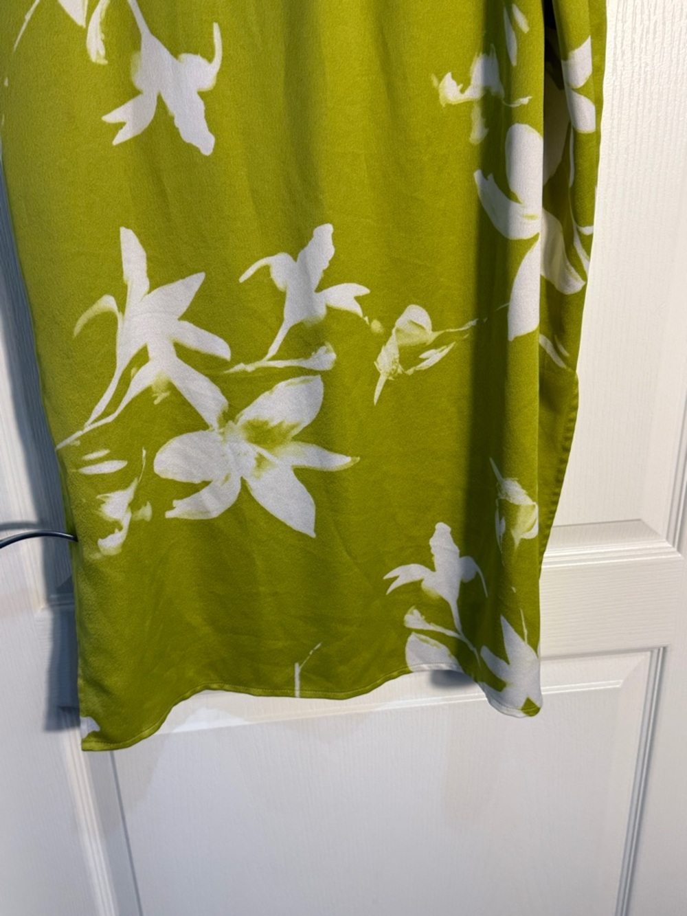 Calvin Klein Women’s Lime Green Floral Skirt White Flowers Split Sides Sz L - Picture 3 of 8